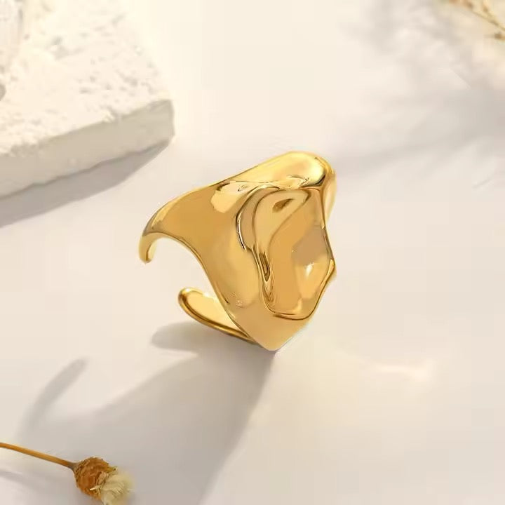 Sculptura Gold Ring