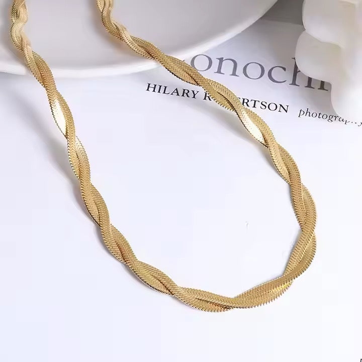 Twisted Herringbone Snake Choker Necklace